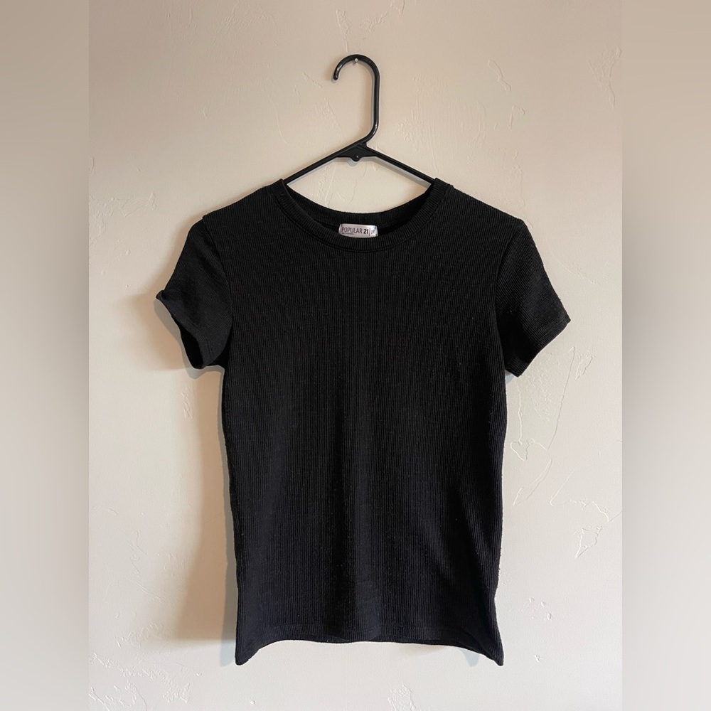Popular 21 Women’s Black Short Sleeve T-Shirt